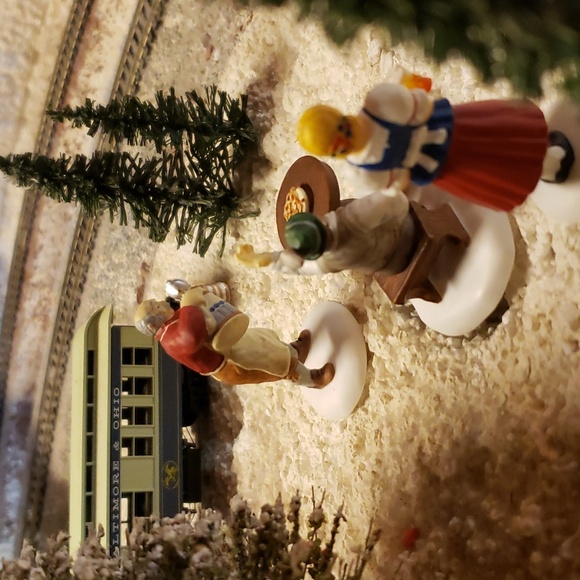 DEPARTMENT 56 - Alpine Village - At The Octoberfest - Set of 3 - In Original Box - Picture 5 of 10